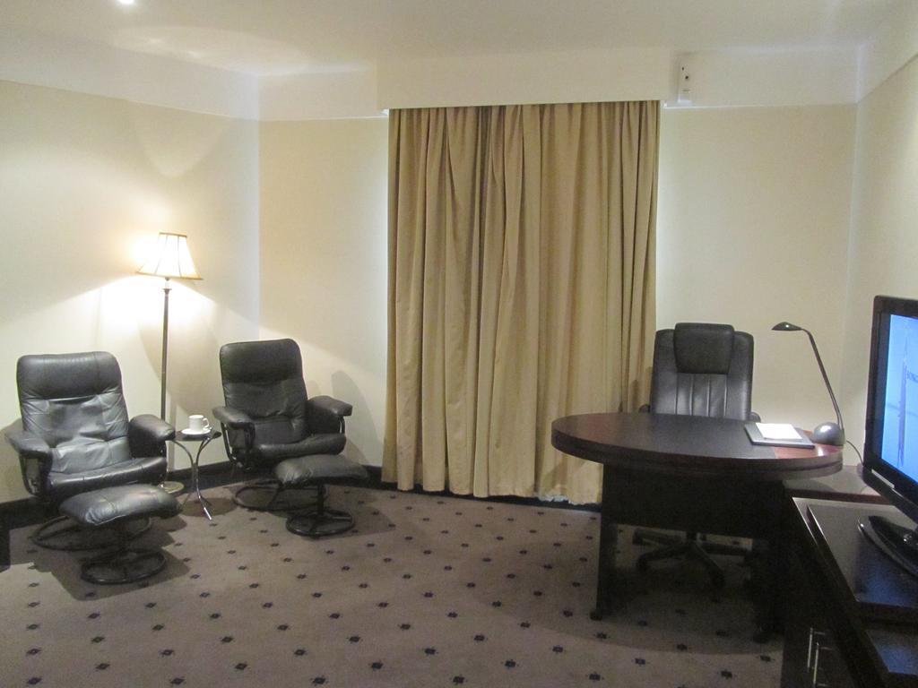Best Western Plus غولبورن الغرفة الصورة